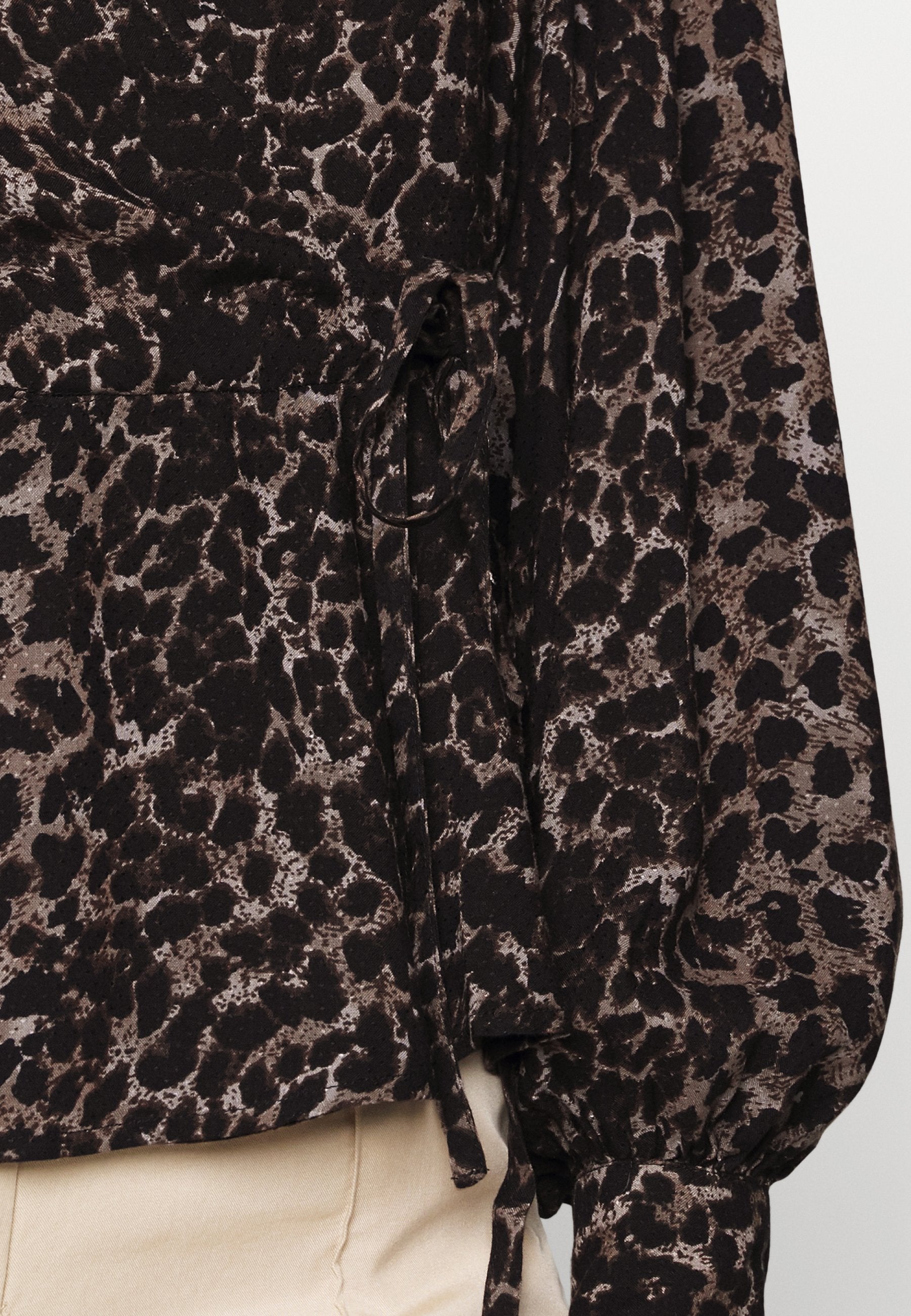 Vero Moda Petite VMKITTIE MDOT WRAP