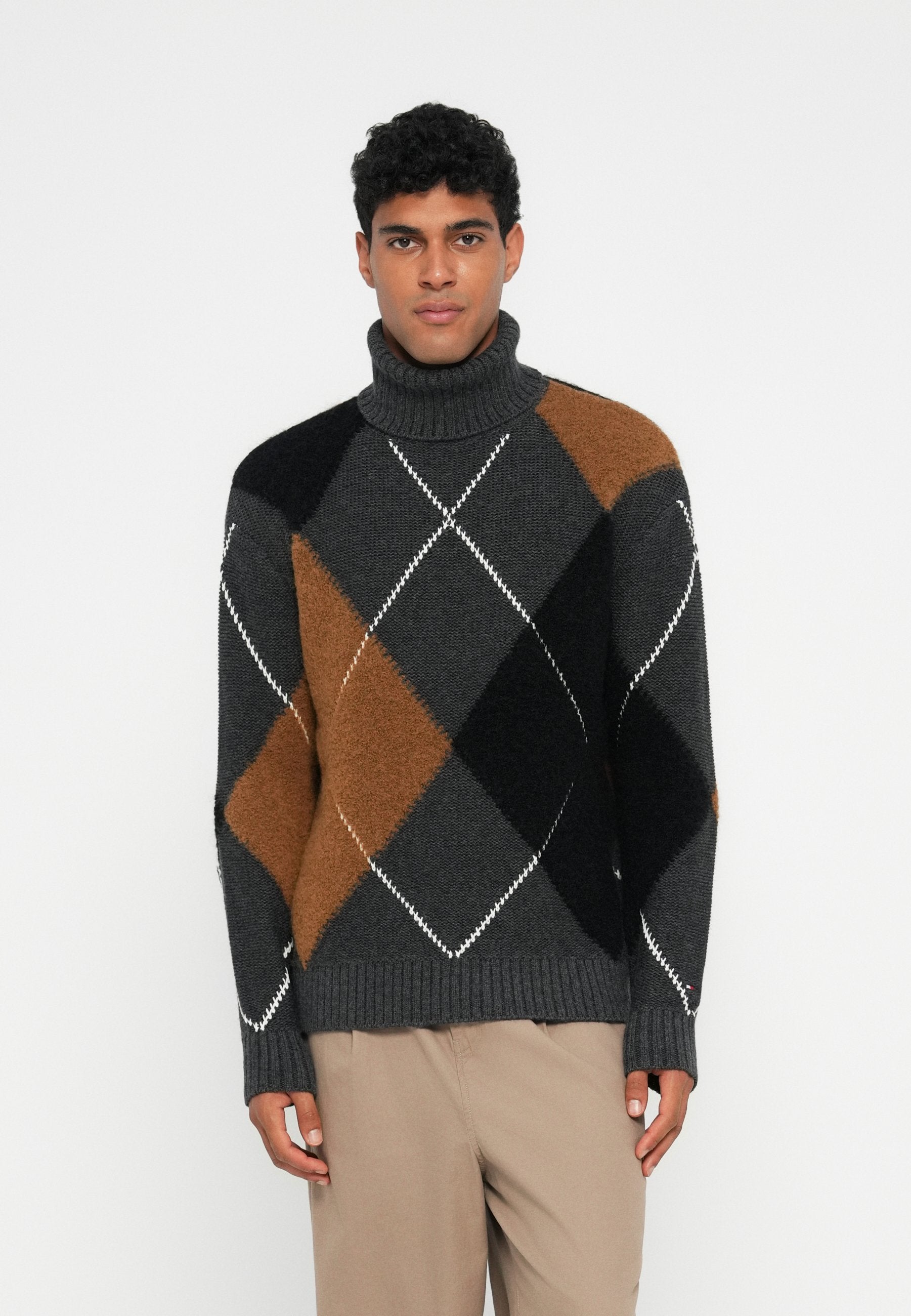WOOL BLEND ARGYLE ROLL NECK JUMPER Media 3