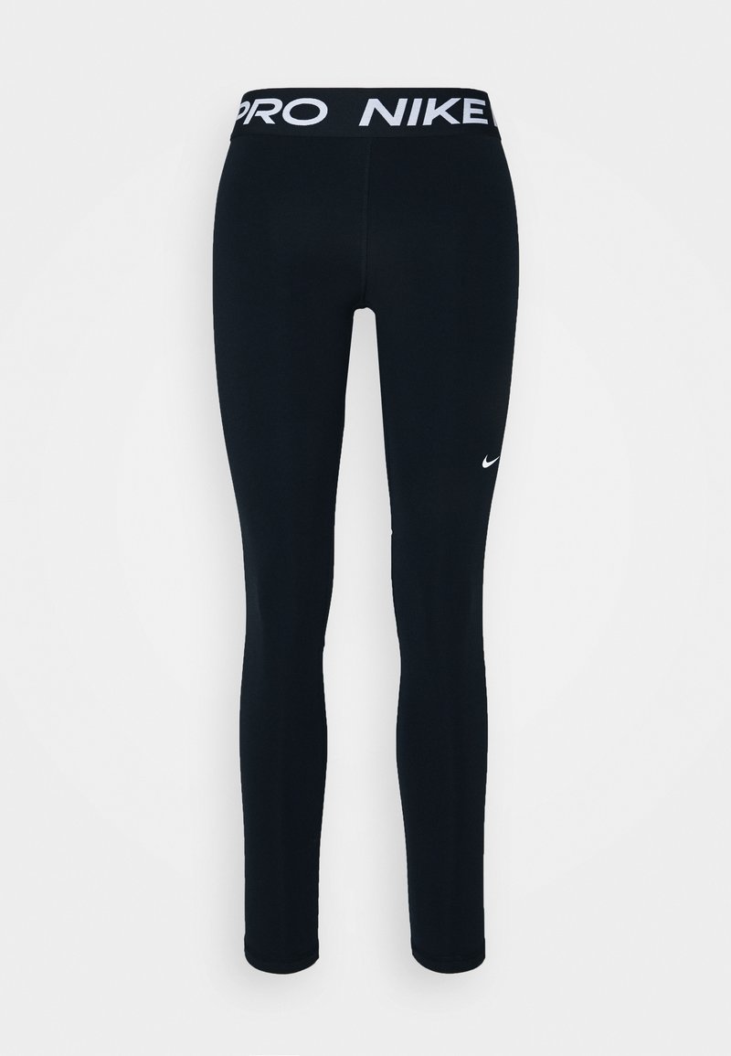 Schwarze Nike Leggings mit weitem Bund, ausgestattet mit einem weißen Logo auf dem linken Oberschenkel. Hergestellt aus dehnbarem Stoff, der für Komfort und Bewegungsfreiheit sorgt.