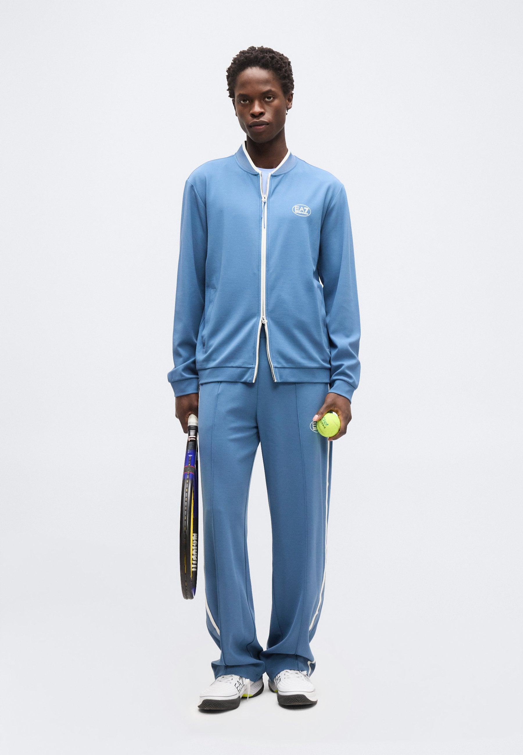 TENNIS CLUB  Media 2
