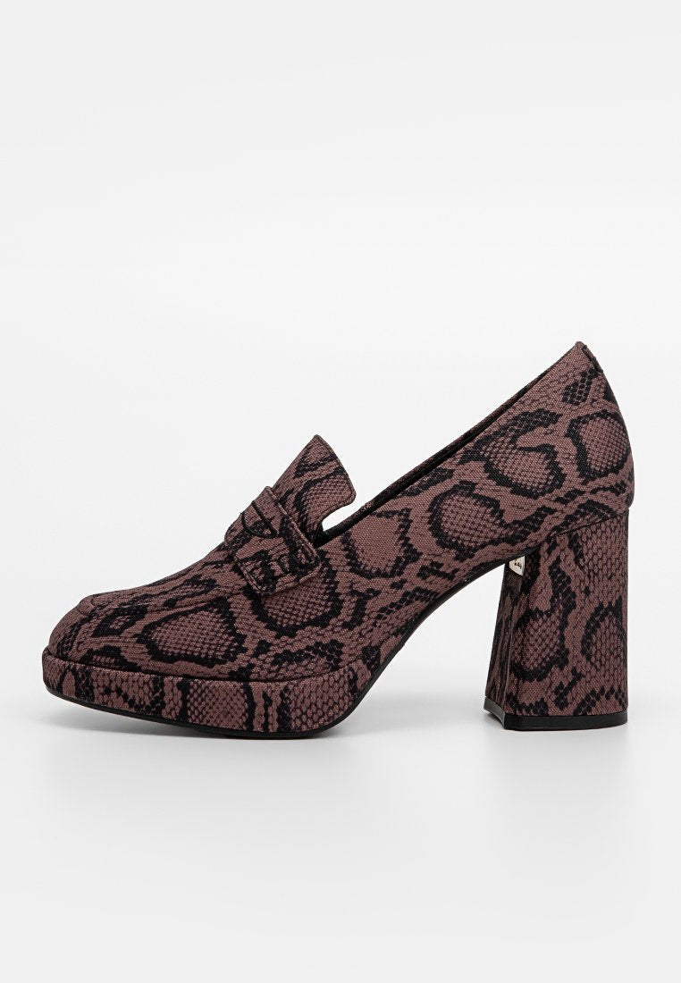 Clarks CUR