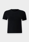 Schwarzes T-Shirt mit kurzen Ärmeln und rundem Halsausschnitt, gefertigt aus weichem Stoff. Besitzt eine klassische Passform und ein sauberes, simples Design.