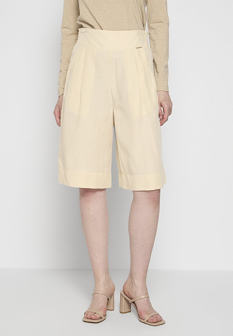 LIU JO Shorts Media 1