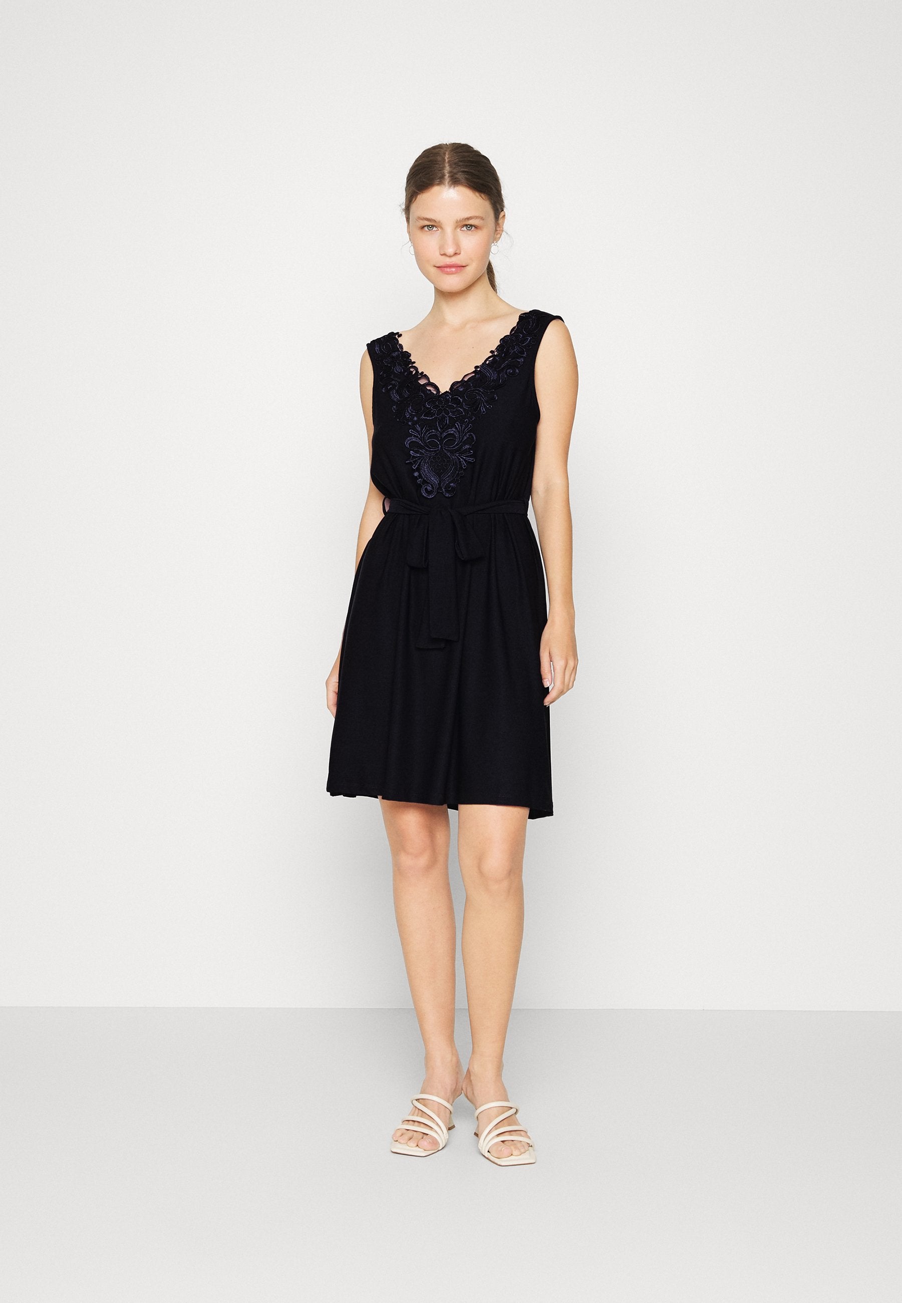 ONLNIDA DRESS Media 2