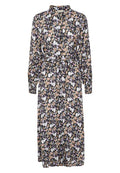 Blumenmuster, langes Kleid aus schwarzem Stoff mit Kragen, Knopfleiste, langen Ärmeln und einem gebundenen Gürtel. Verfügt über ein mehrfarbiges Blumendesign auf der gesamten Fläche.