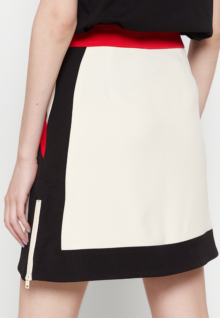 Love Moschino