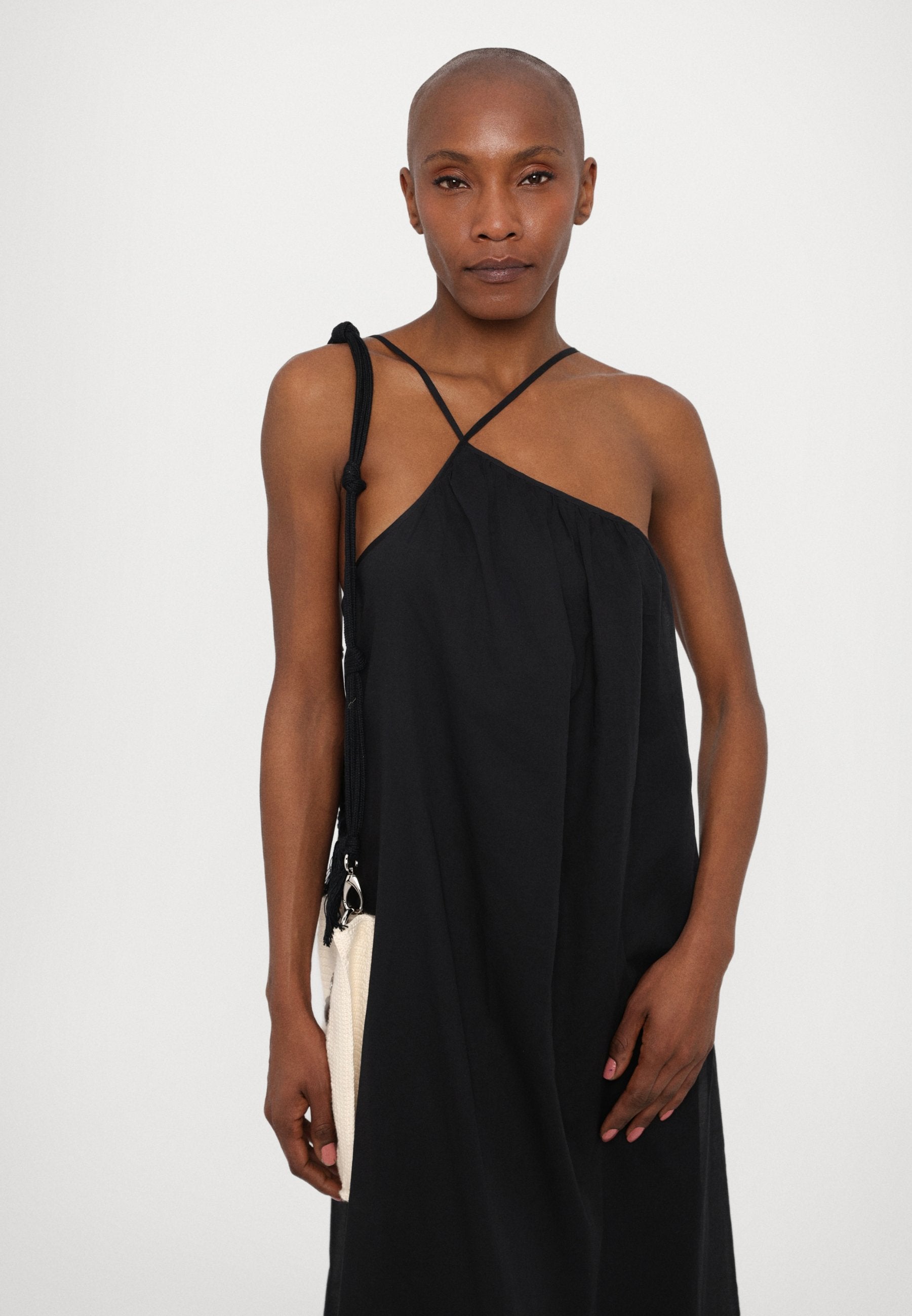 CLOSED GATHERED DRESS