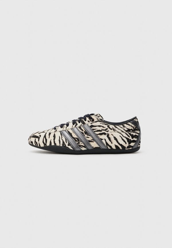 adidas Originals TOKYO W - Trainers - off white/core black/wonder white