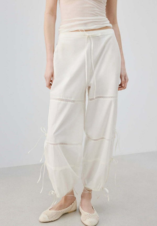 Mango ADULT - Trousers - off-white