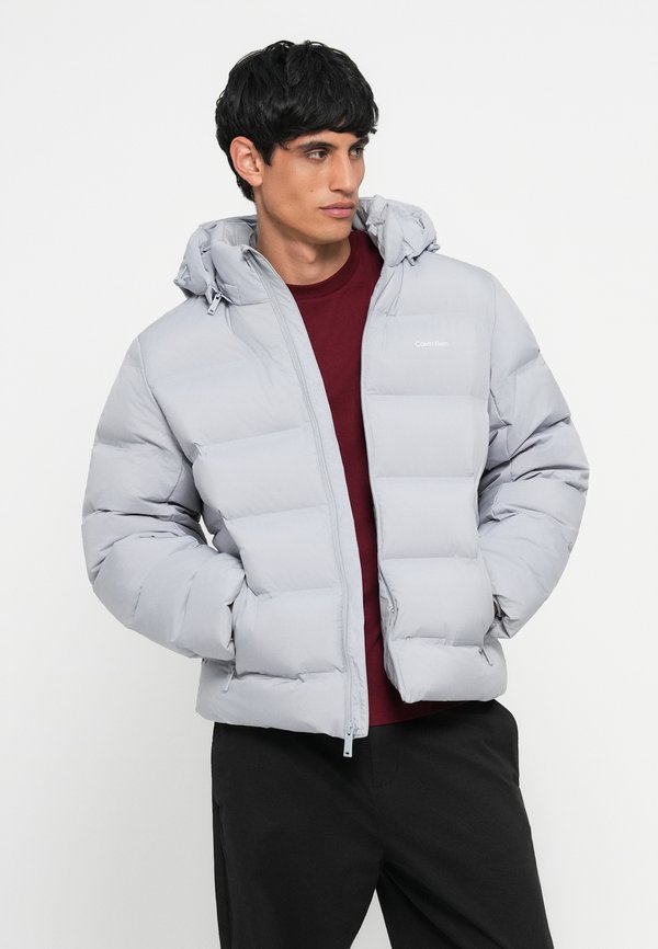 Calvin Klein QUILTED BONDED CHANNEL