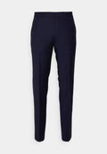 Marineblaue tapered Hosen mit glatter Textur, die eine flache Vorderseite und Seitennahtdetails für ein maßgeschneidertes Aussehen aufweisen.