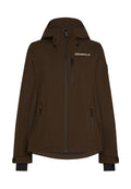 Braune wasserdichte Jacke mit Kapuze, die mehrere Reißverschlusstaschen und ein Logo auf der Brust hat. Glatte Textur und lange Ärmel mit Bündchen.