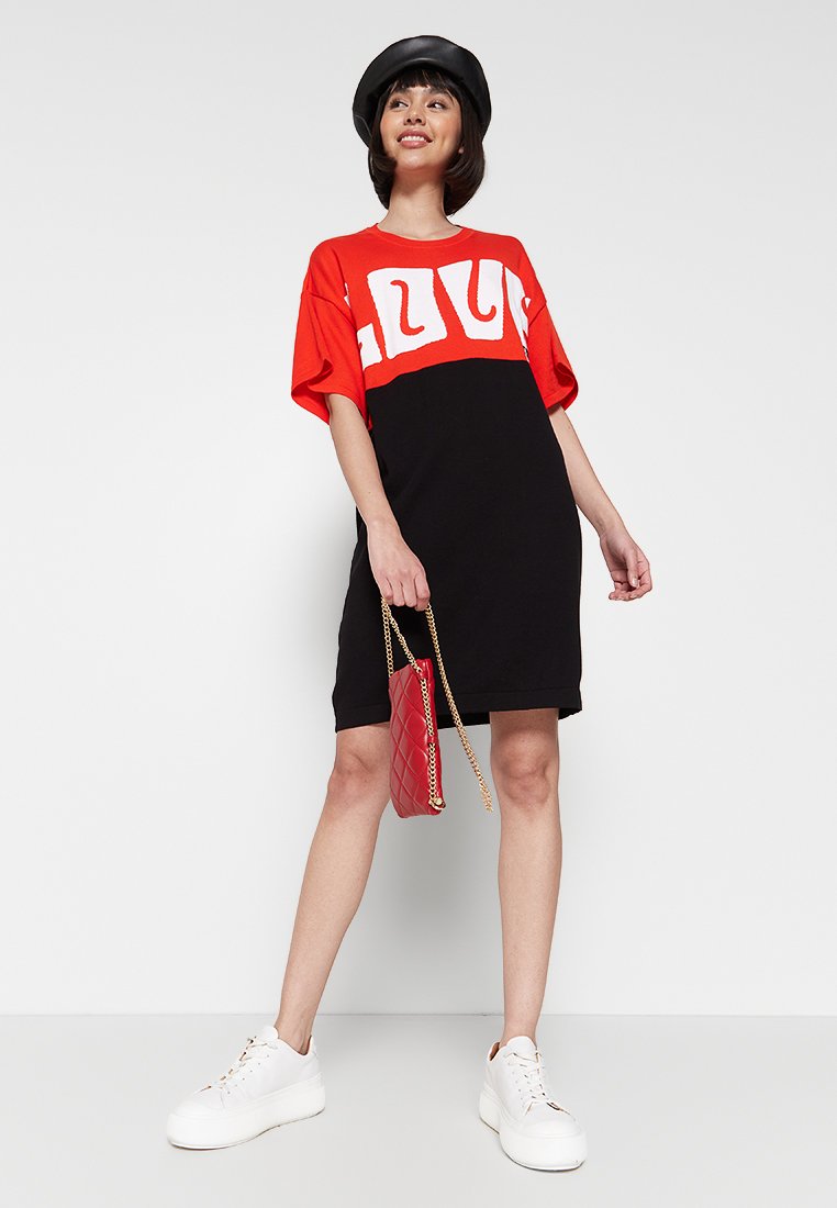 Love Moschino