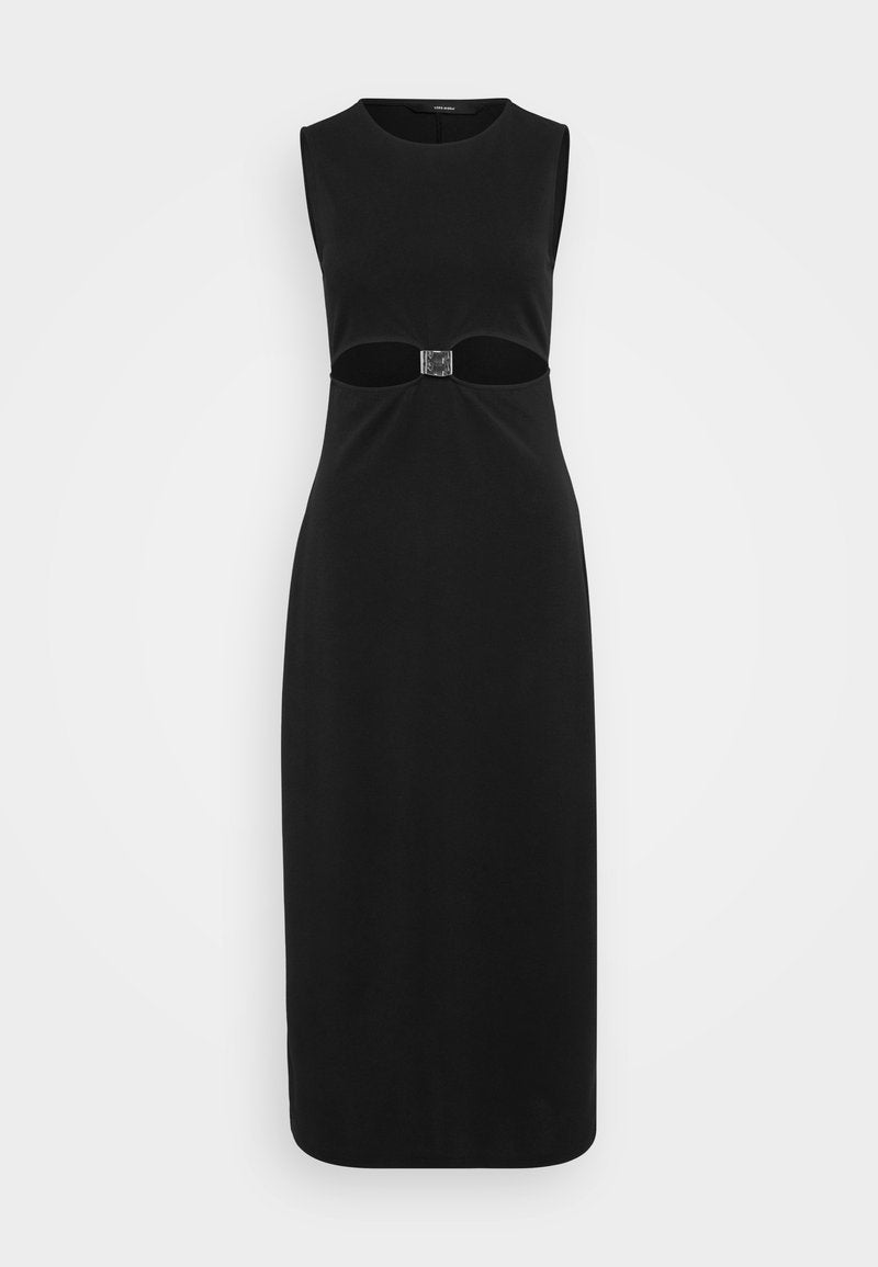 Schwarz ärmelloses Kleid mit einem Ausschnitt in der Taille, der eine quadratische silberne Schnalle zeigt, aus glattem Stoff mit einer figurschmeichelnden Silhouette.