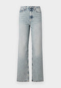 Hoch geschnittene, hellblaue Jeans mit weitem Bein, die über fünf Taschen verfügen und eine dezente Ausbleichung im Stoff aufweisen.