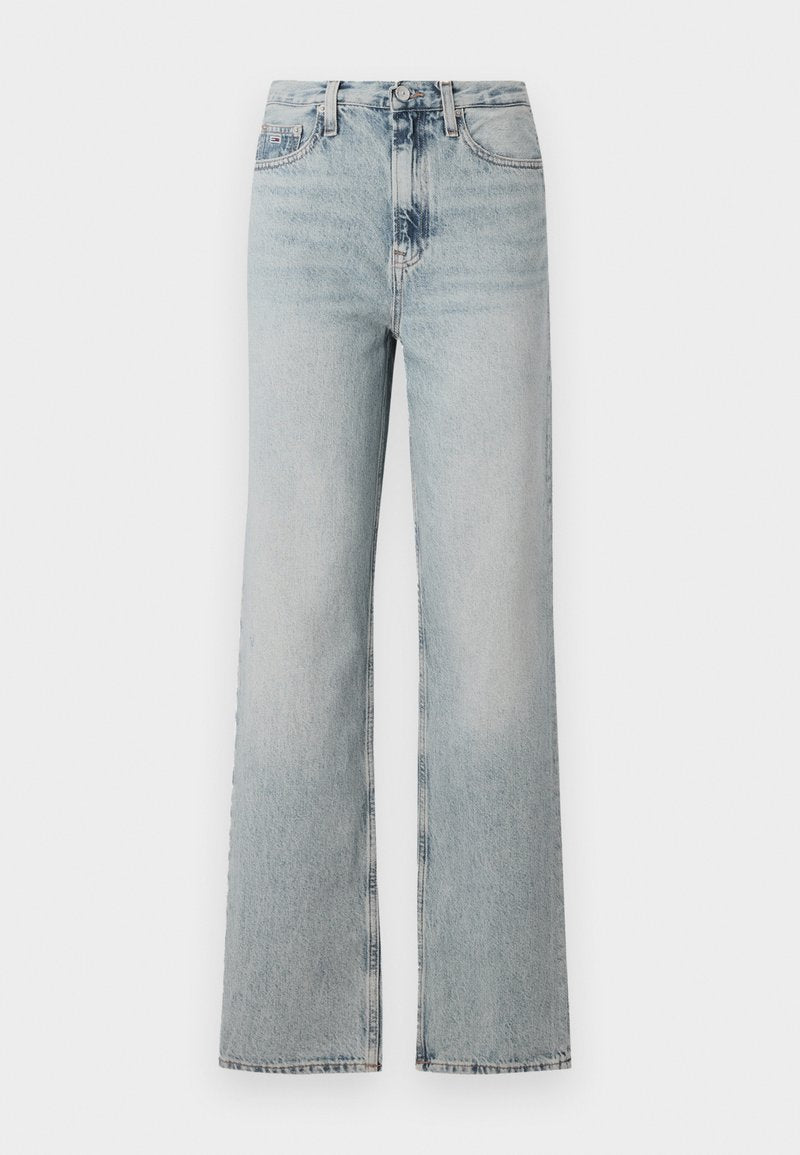 Hoch geschnittene, hellblaue Jeans mit weitem Bein, die über fünf Taschen verfügen und eine dezente Ausbleichung im Stoff aufweisen.