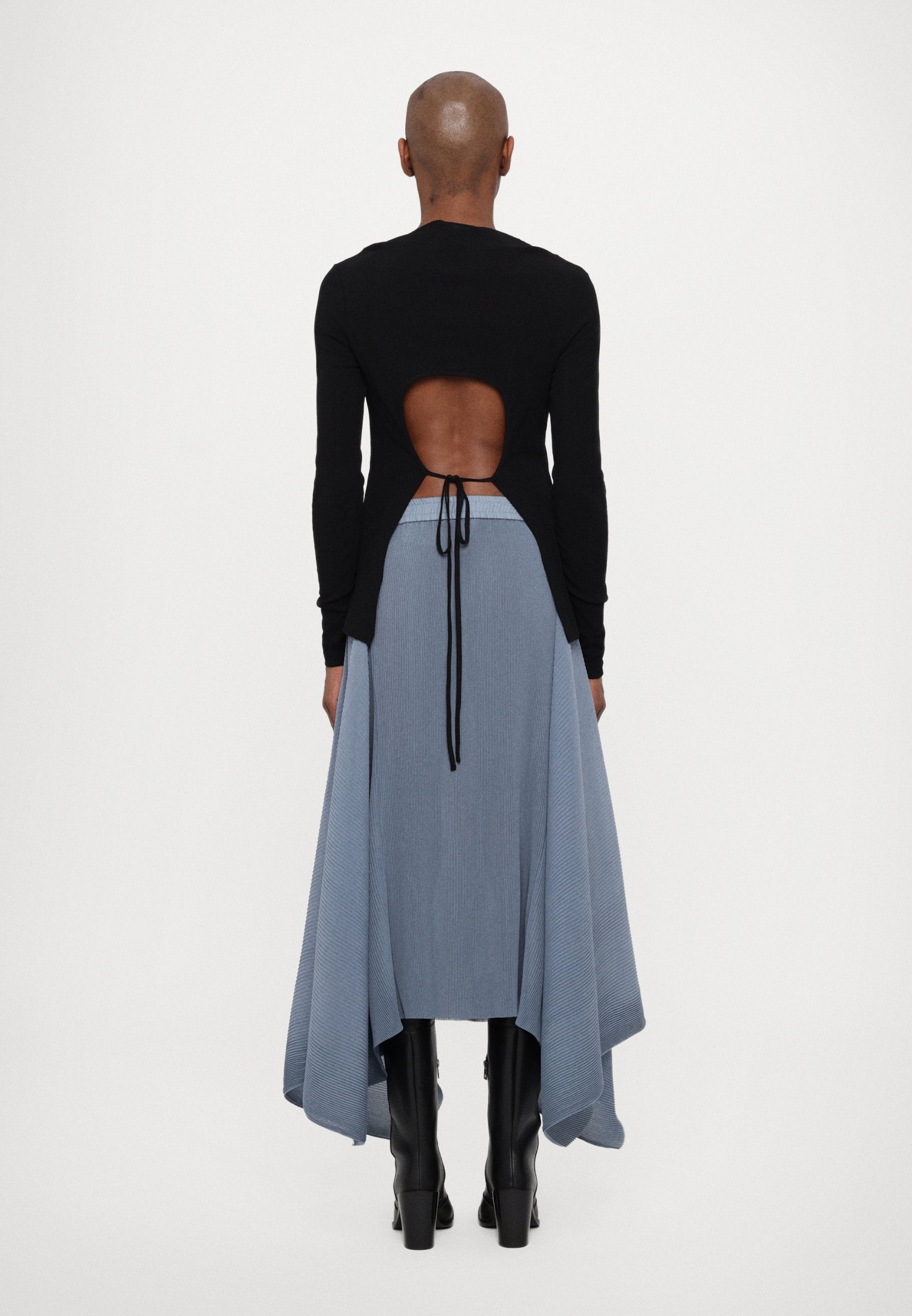 CLOSED LONG SLEEVE