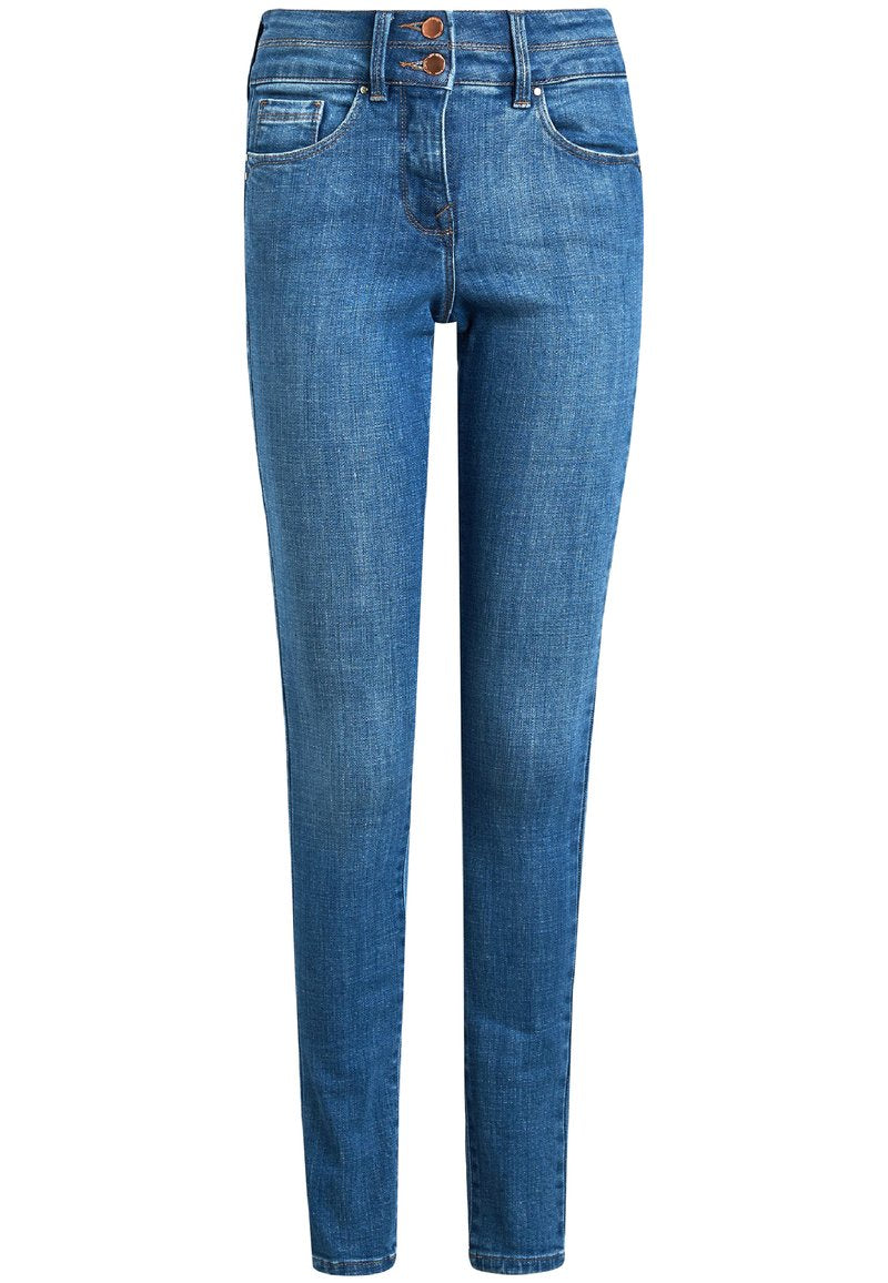 Schmal geschnittene blaue Jeans mit hoher Taille, zwei Fronttaschen und doppeltem Kupferknopfverschluss.
