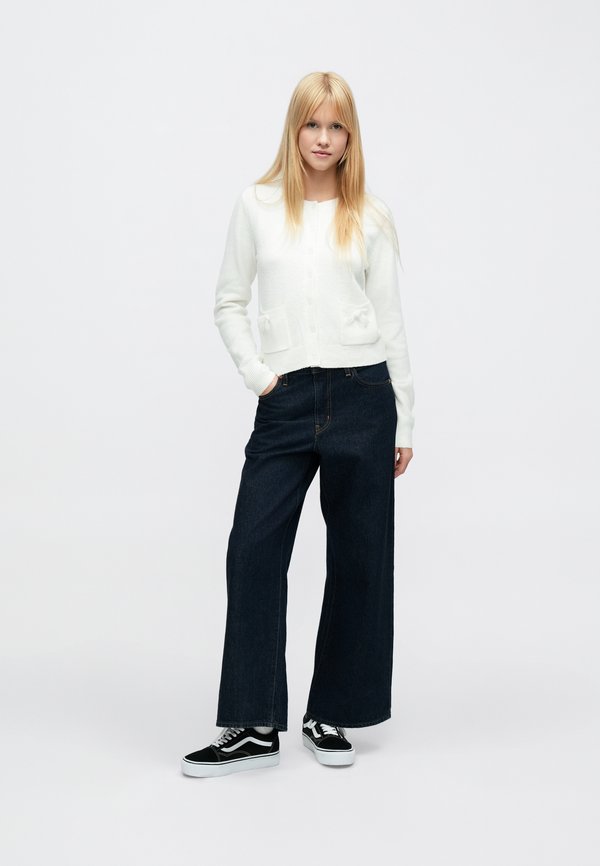 Hollister Co. WEBEX CLOUD CREW
