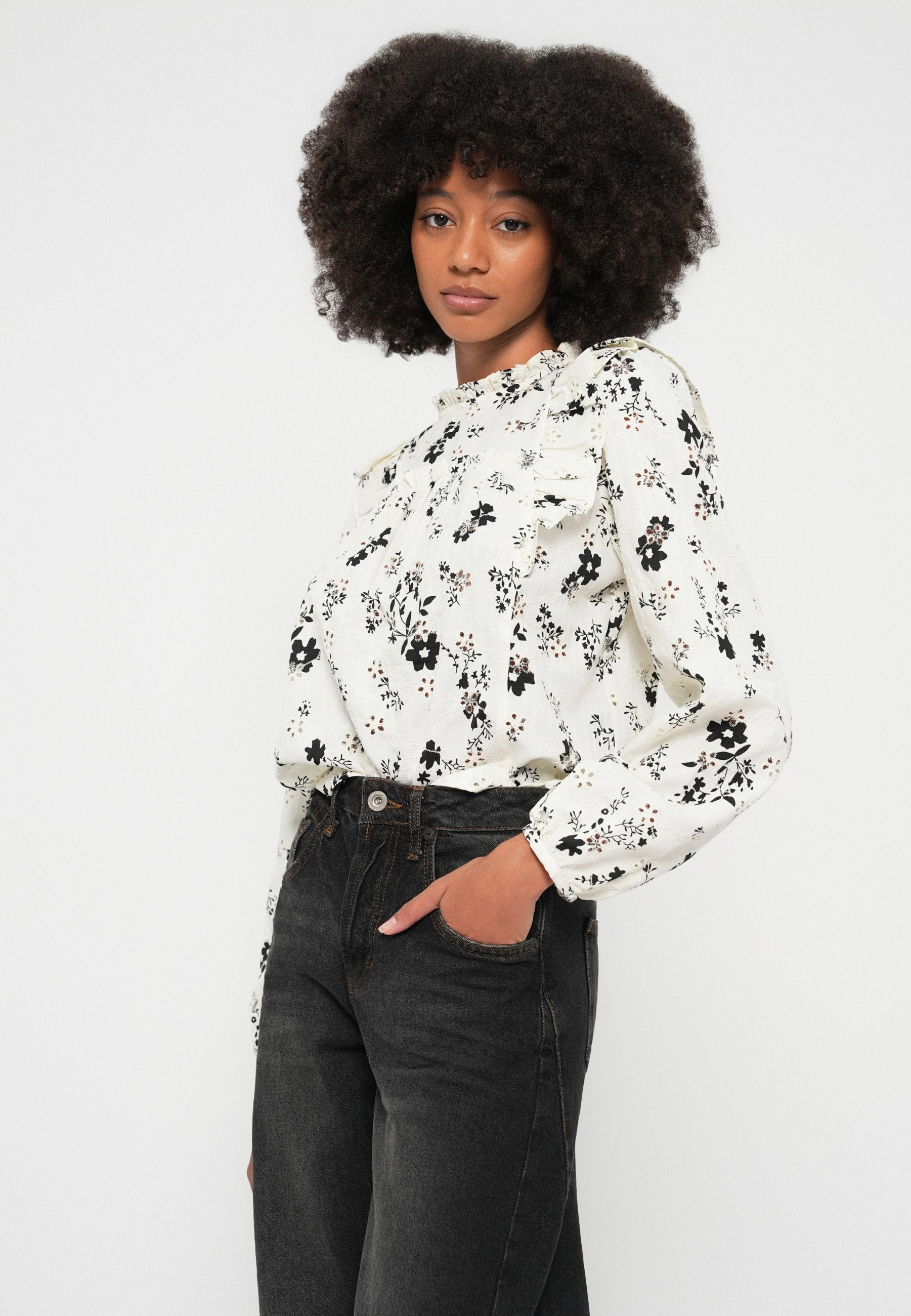ONLRELLA LIFE FRILL  Media 5