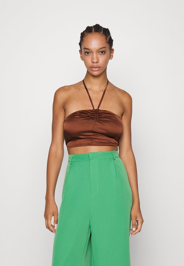 IN THE STYLE RUCHED CROP