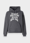 Grauer Hoodie mit Kordelzügen, großer Fronttasche und weißem Drucktext "TOMMY ATH DEPT JEANS NEW YORK" in fetter Schrift. Aus Baumwollmaterial.