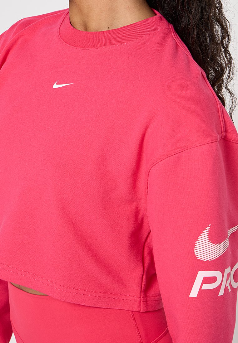 Nike Performance