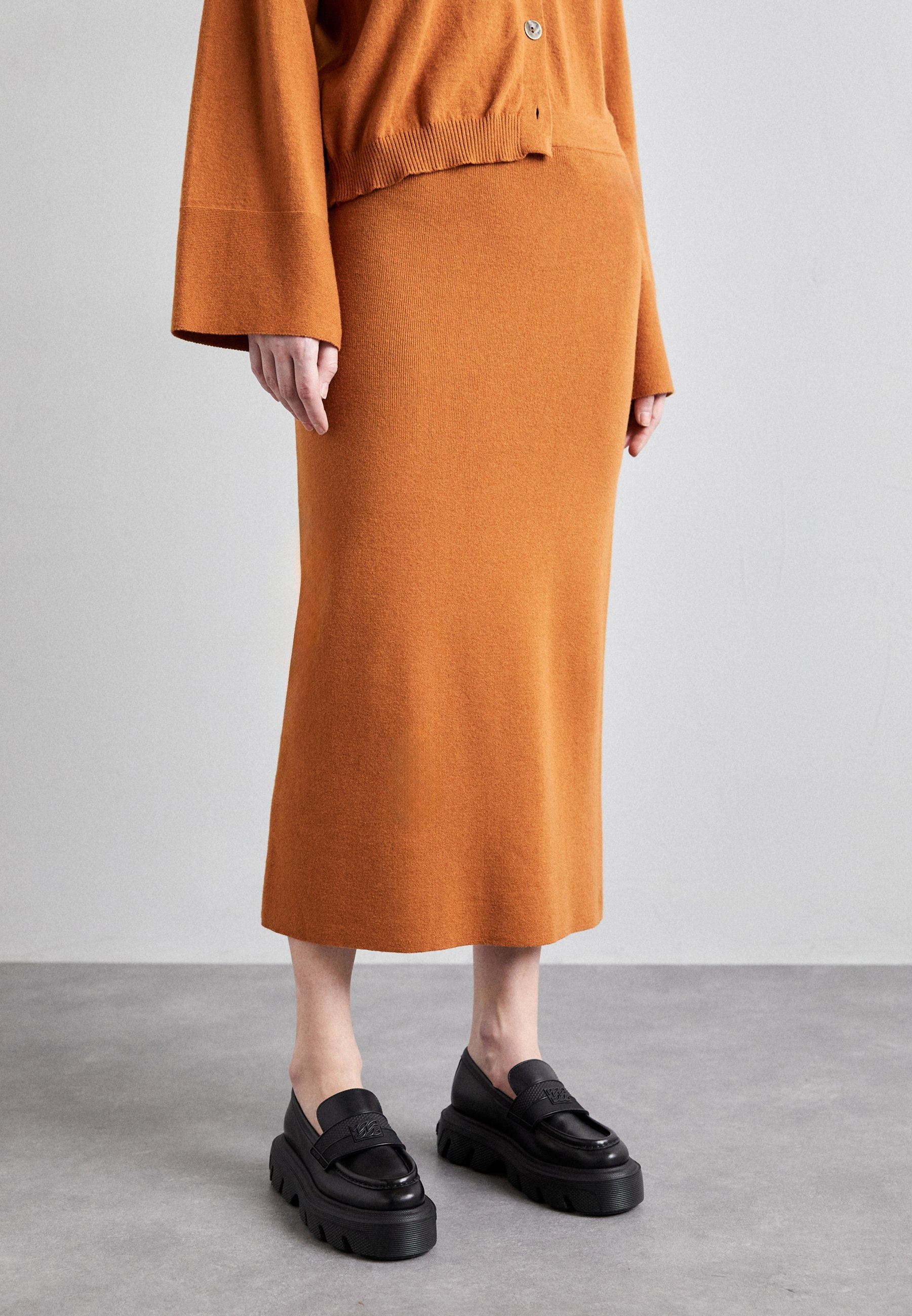 STUDIO ID SKIRT