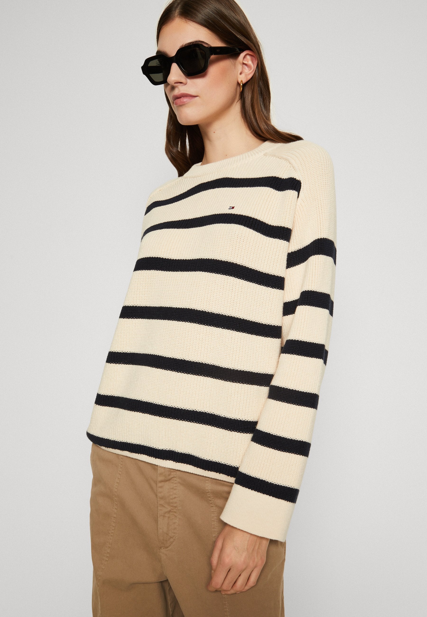 CARDI STITCH Media 5