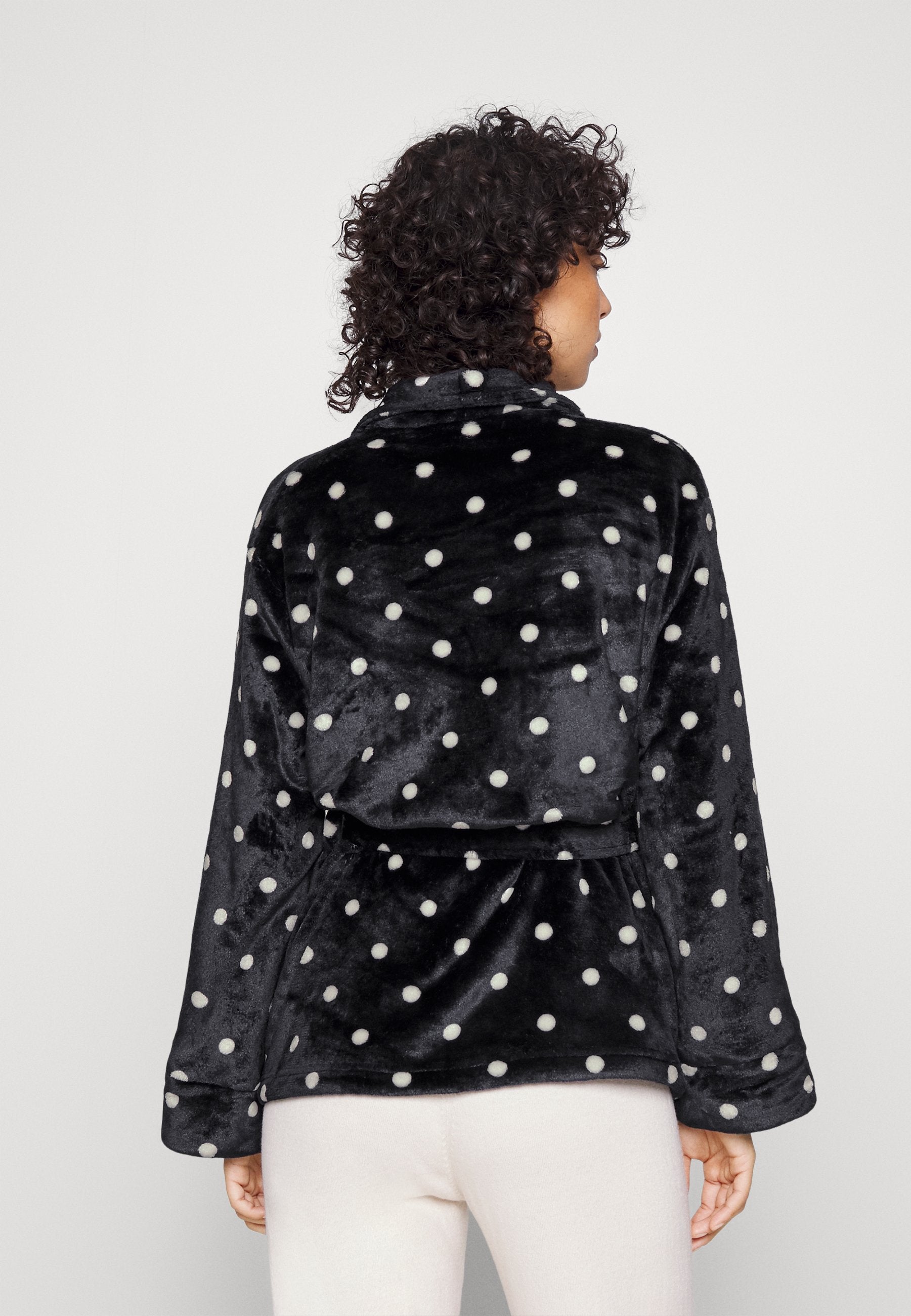 ONLMELODY SHORT SOFT ROBE Media 4