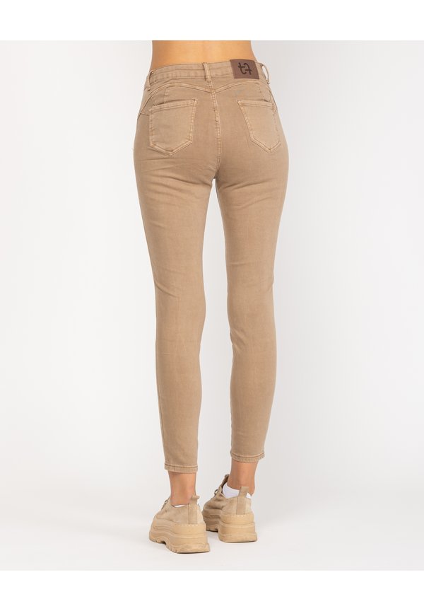 Tantra MIT HOHER TAILLE
