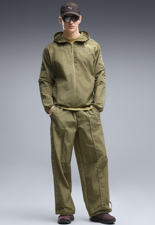 Puma RUN CULTURE COLLECTIVE T7 RELAXED TRAININGSJACKE - Training jacket - chai latte