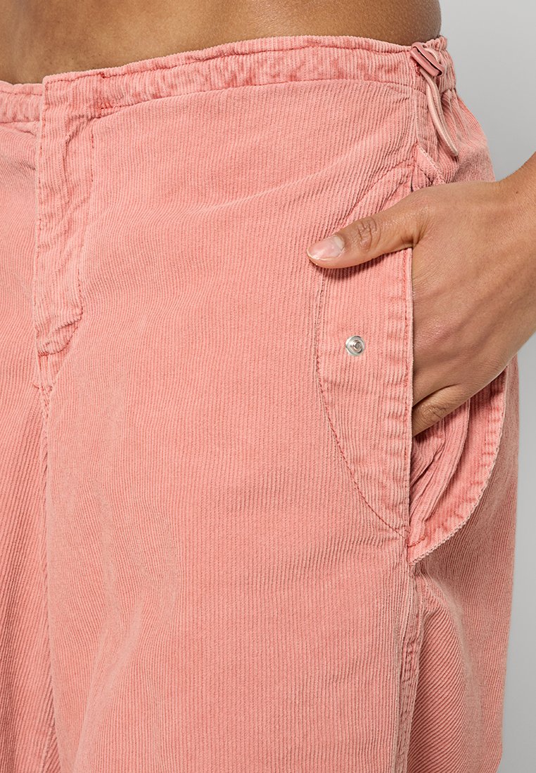 BDG Urban Outfitters