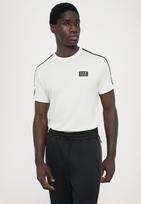 EA7 Emporio Armani TRAIN SOCCER PANTS