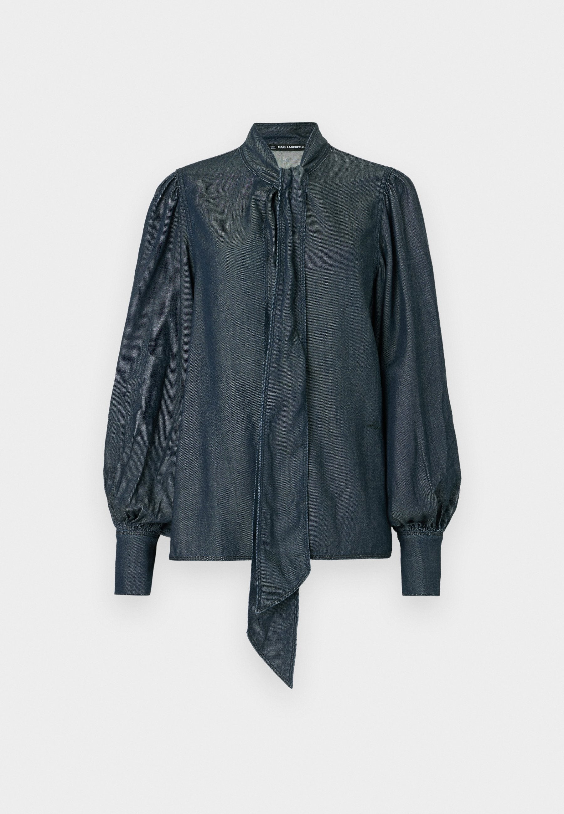 FLUID BLOUSE Media 1
