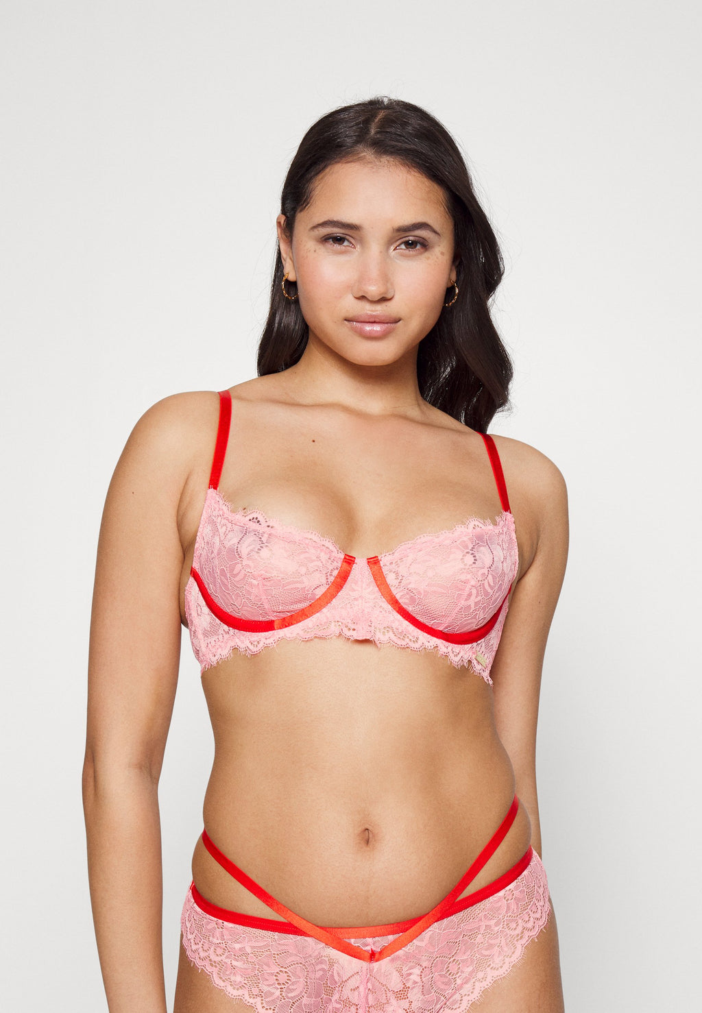 We Are We Wear EYELASH MIA OUTLINE UNDERWIRE
