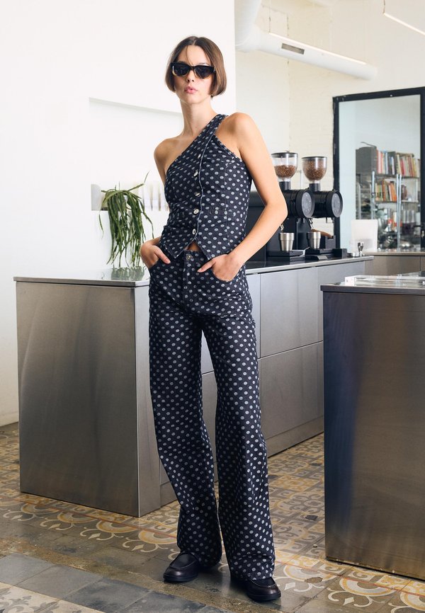 Bershka ASYMMETRIC POLKA DOT - Blouse - royal blue