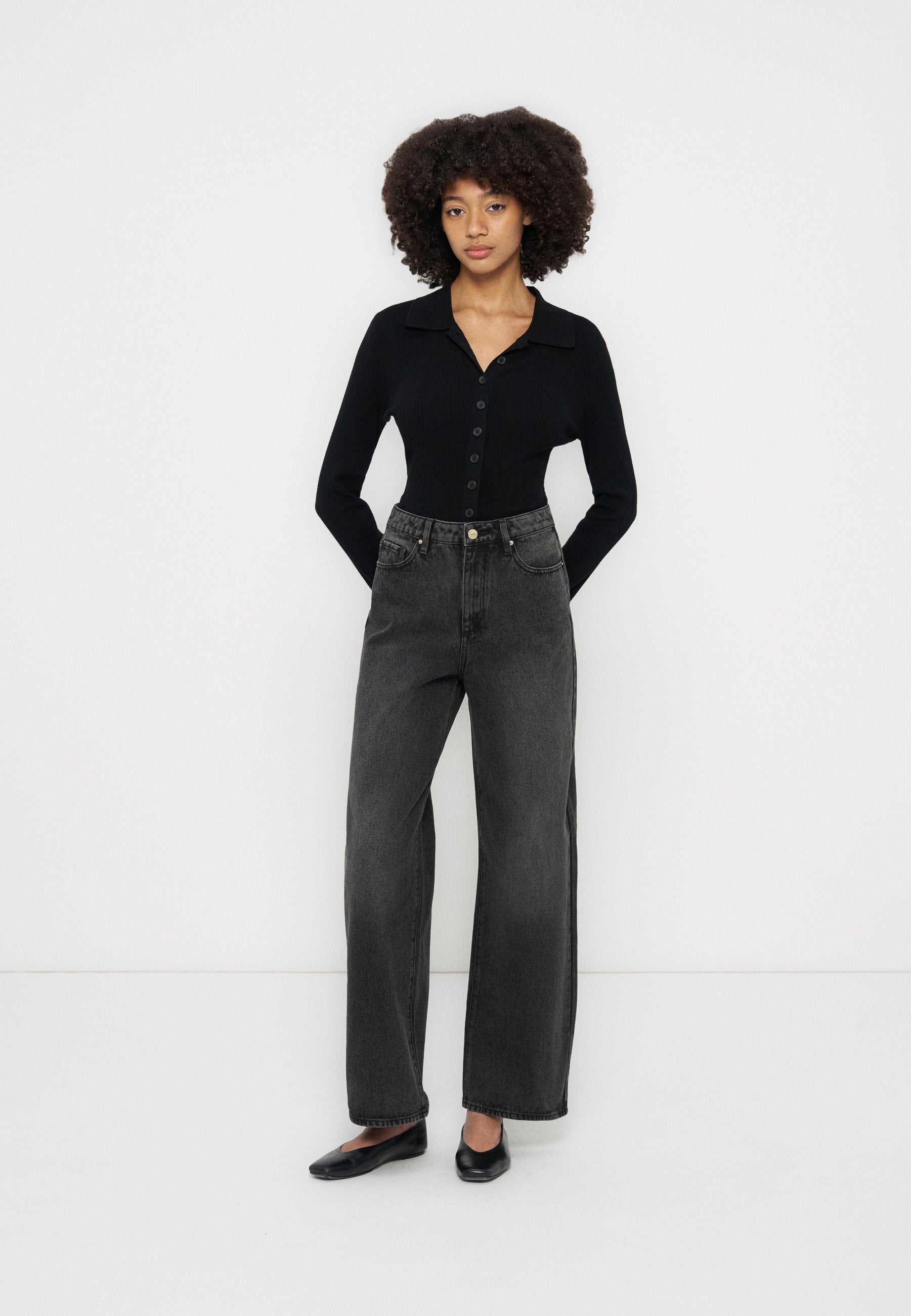 Armani Exchange Wide Leg Media 3