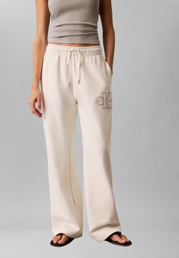 Calvin Klein Jeans Tracksuit bottoms - tofu