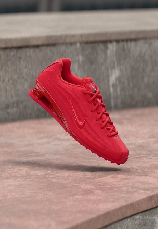 Nike Sportswear SHOX Z - Trainers - university red/black