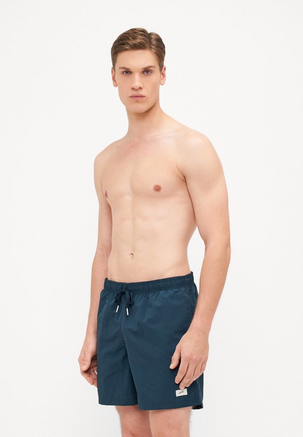 Bather SOLID