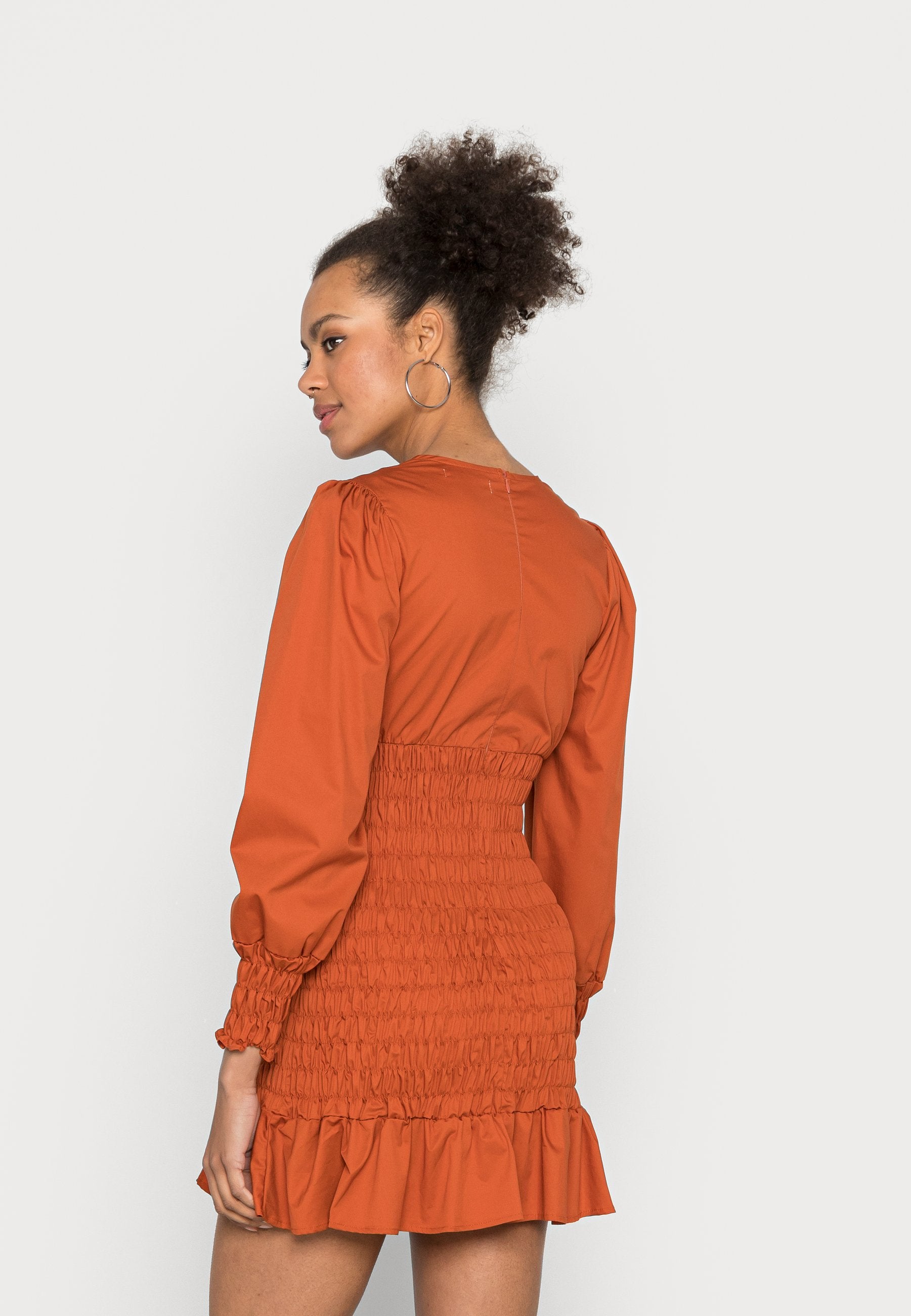 Glamorous DRESS WITH V NECK PUFF SLEEVES