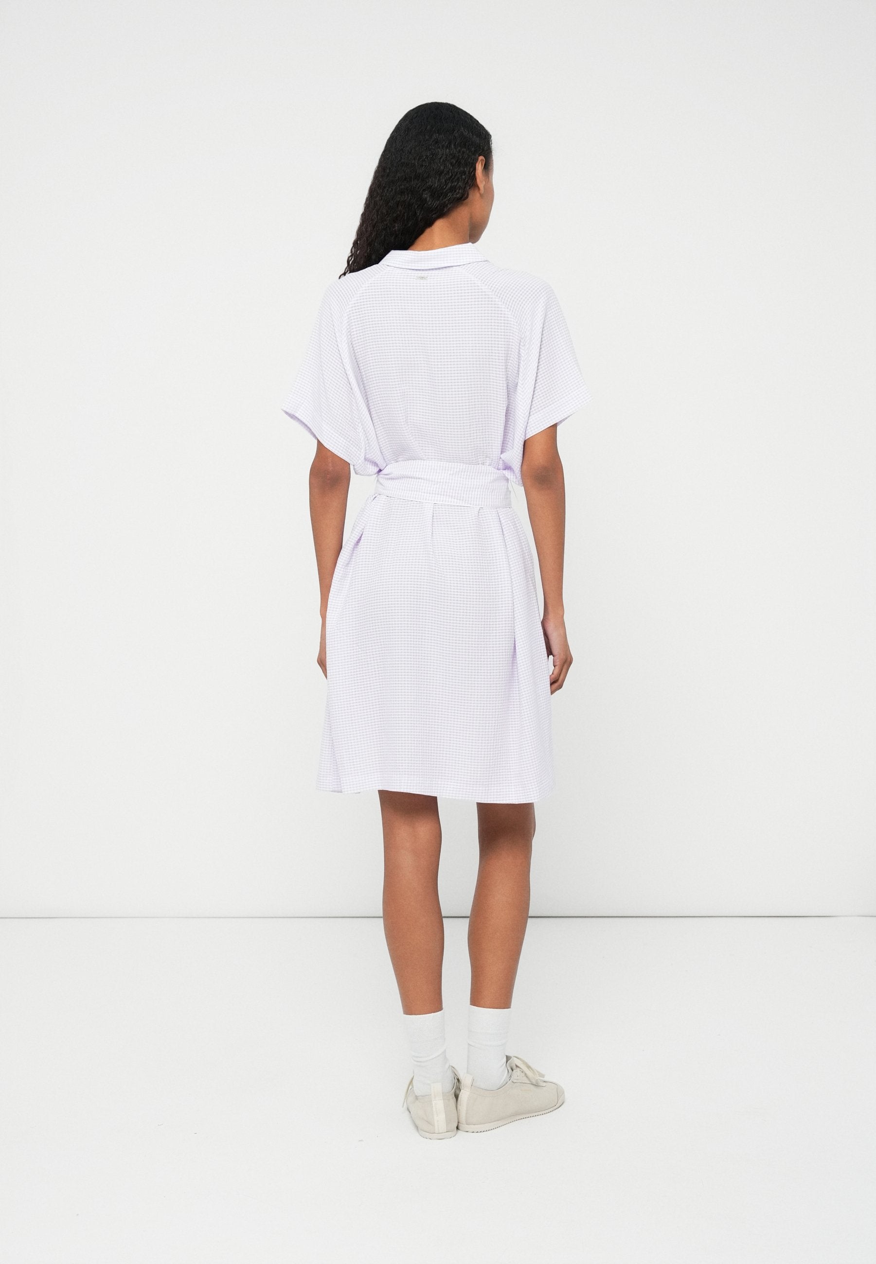 VESTITO Media 2
