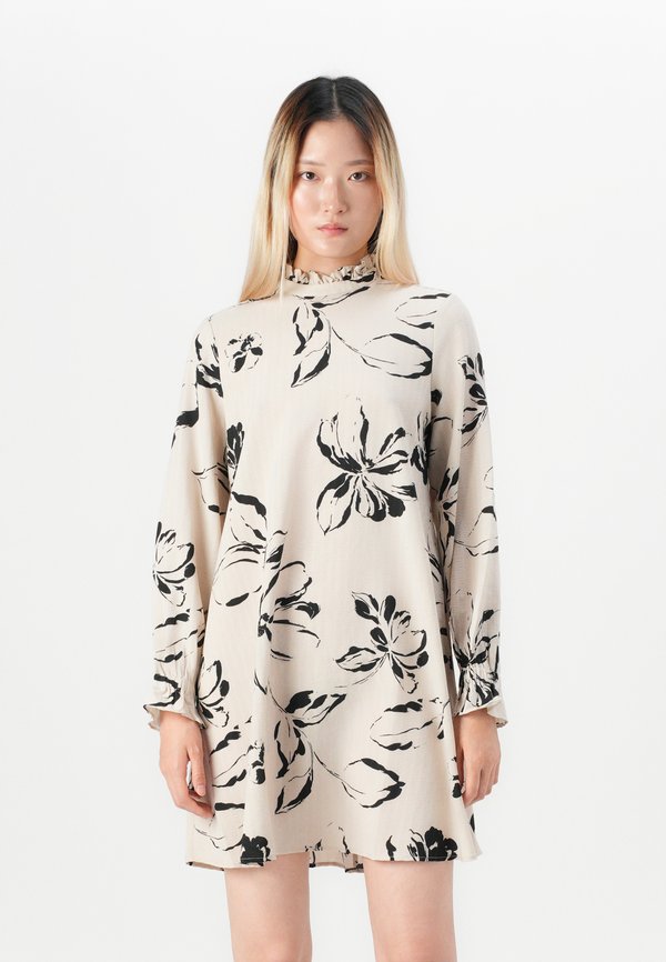 Vero Moda VMGINAS BETINE SHORT DRESS - Day dress - pumice stone