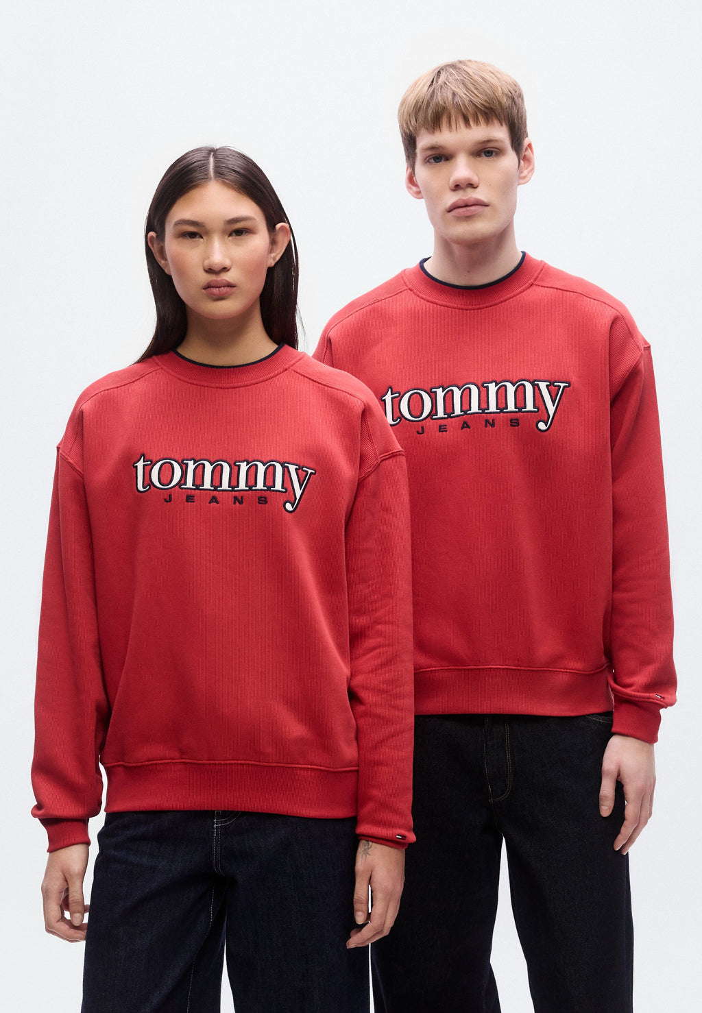 Tommy Jeans 90S LOGO APPLIQUÉ FLEECE SWEATSHIRT