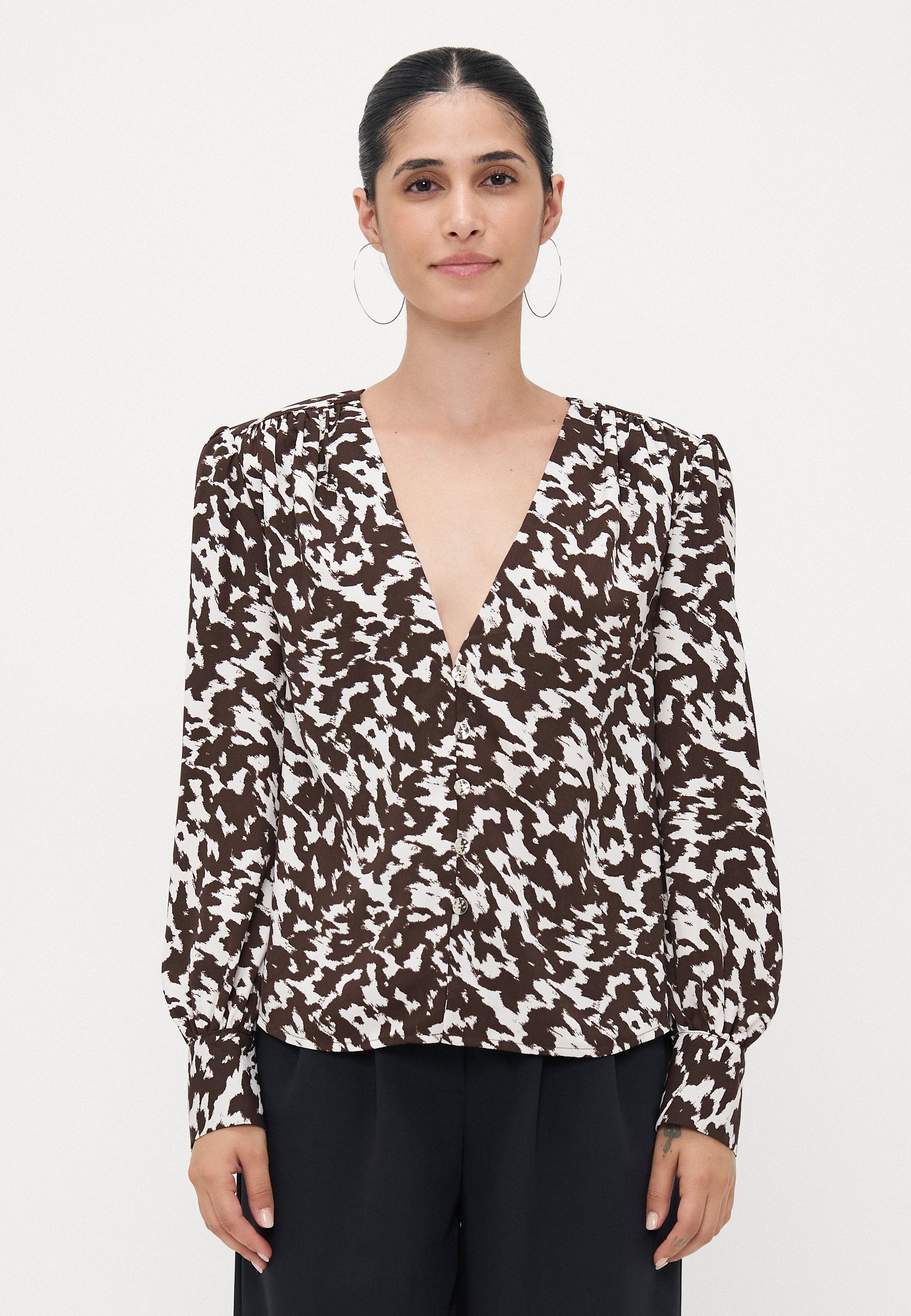 ONLCATYTHALIA LIFE V NECK  Media 3