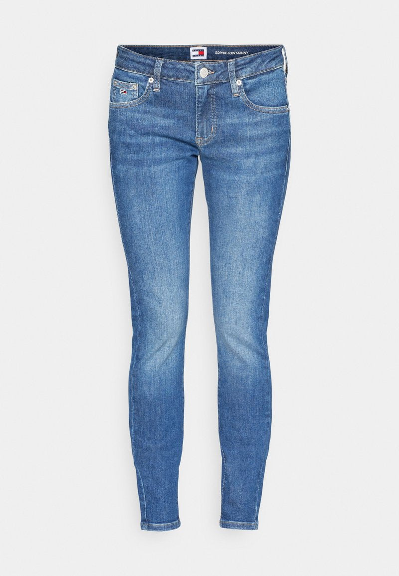Dünne blaue Jeans aus Denim. Verfügt über fünf Taschen, einen Bund mit Gürtelschlaufen und eine ausgewaschene Optik. Markenlabel auf der Rückseite sichtbar.
