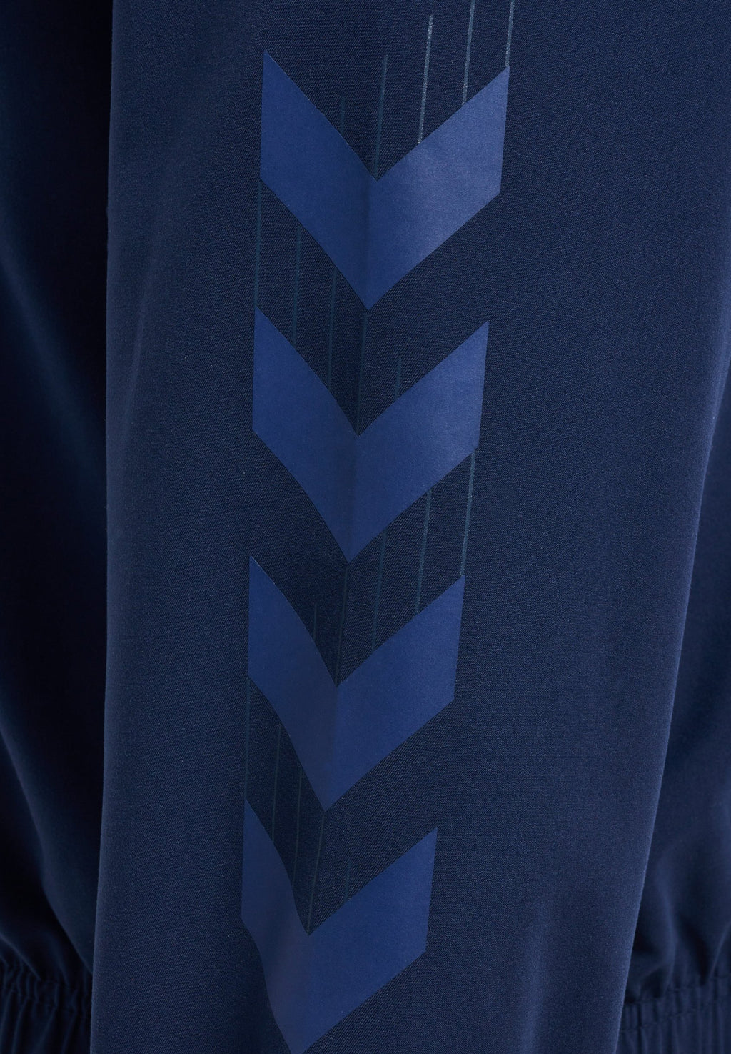 Hummel TRAVEL