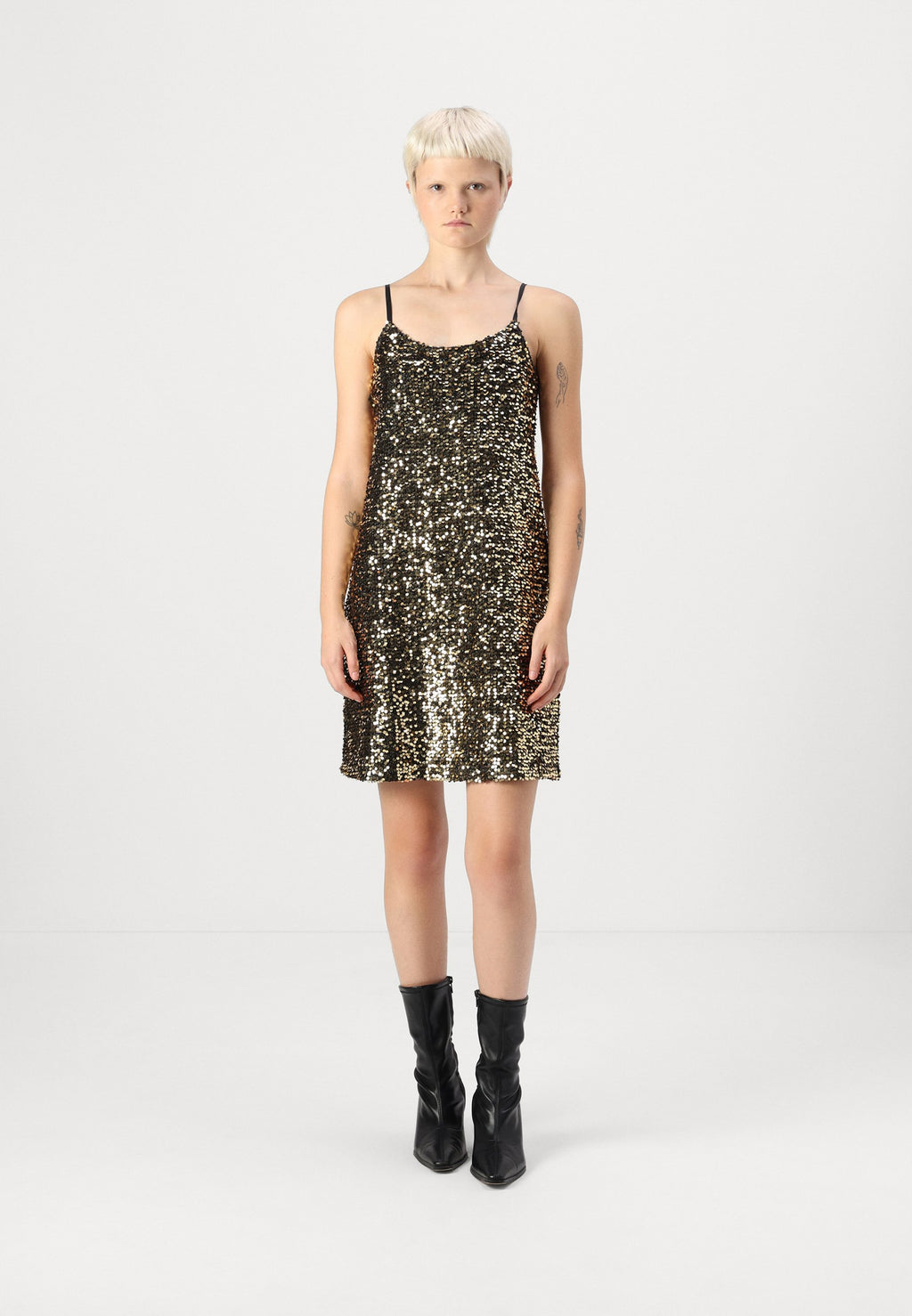 Pieces PCSERENA STRAP V-NECK DRESS