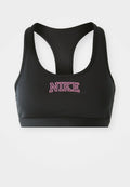 Schwarzer Sport-BH mit Racerback-Design und elastischem Bund. Auf der Vorderseite befindet sich ein pink gesticktes "NIKE"-Logo. Glatte Textur.